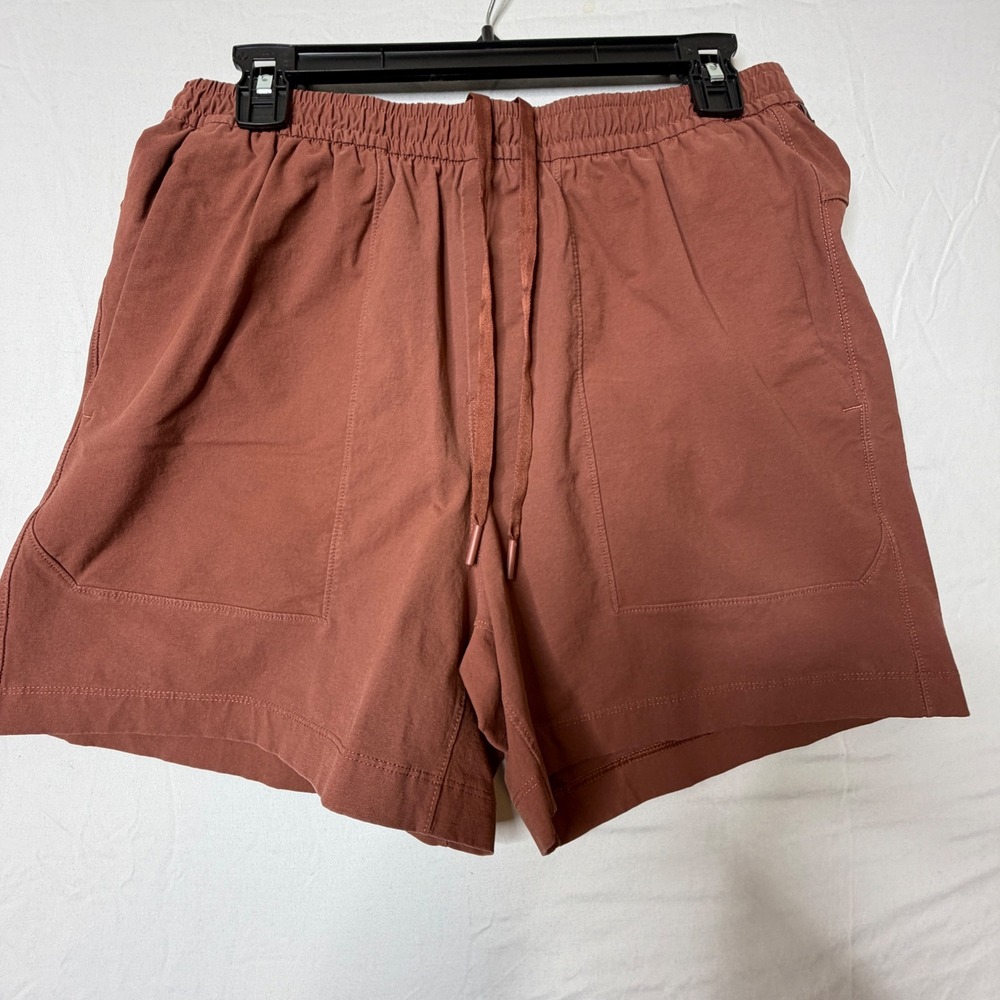 Lululemon Mens M Relaxed Fit Shorts Terra Red Elastic Waist Drawstring Pockets